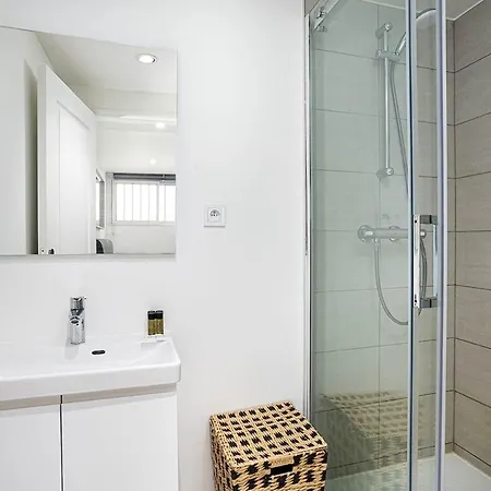 Charming 1-bedroom Near Paris